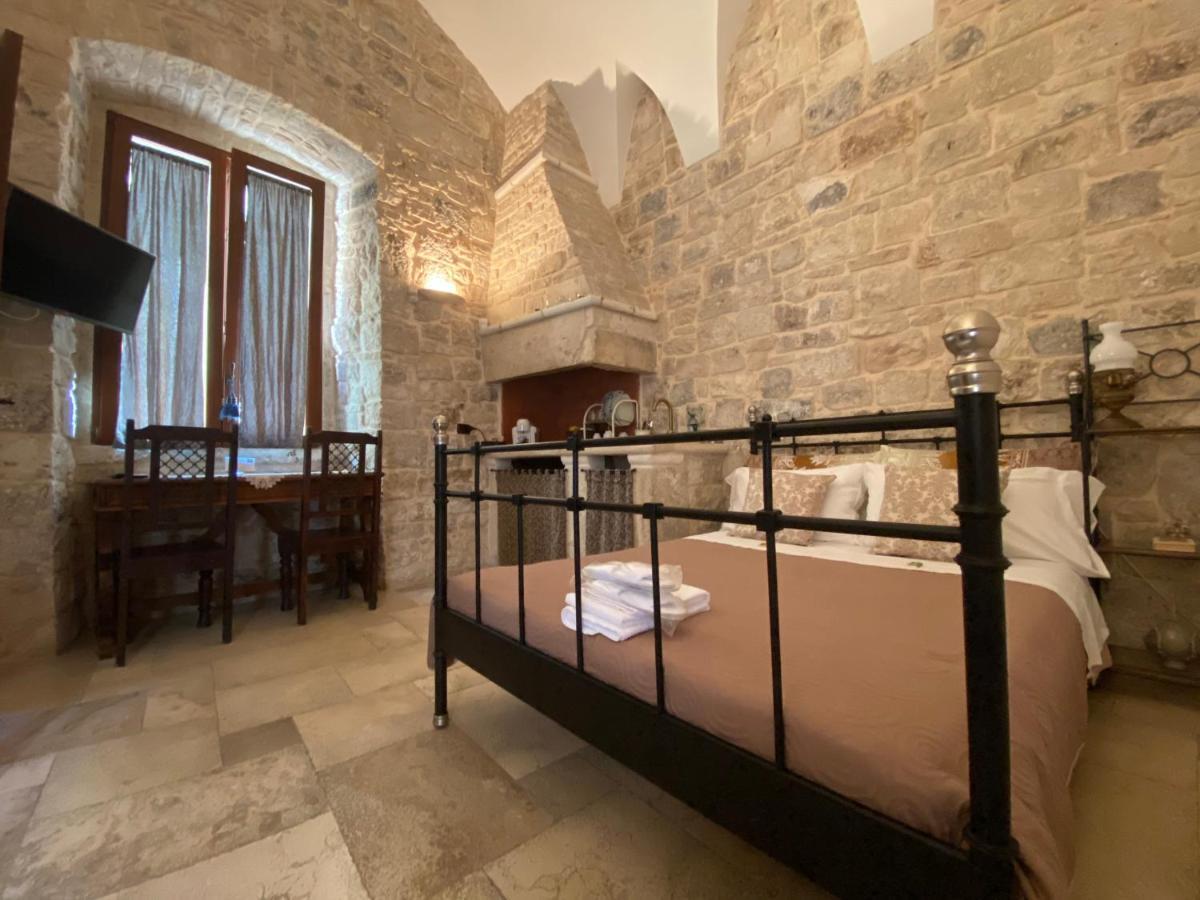 Palazzo Morola XIV Century Apartment Giovinazzo Bagian luar foto