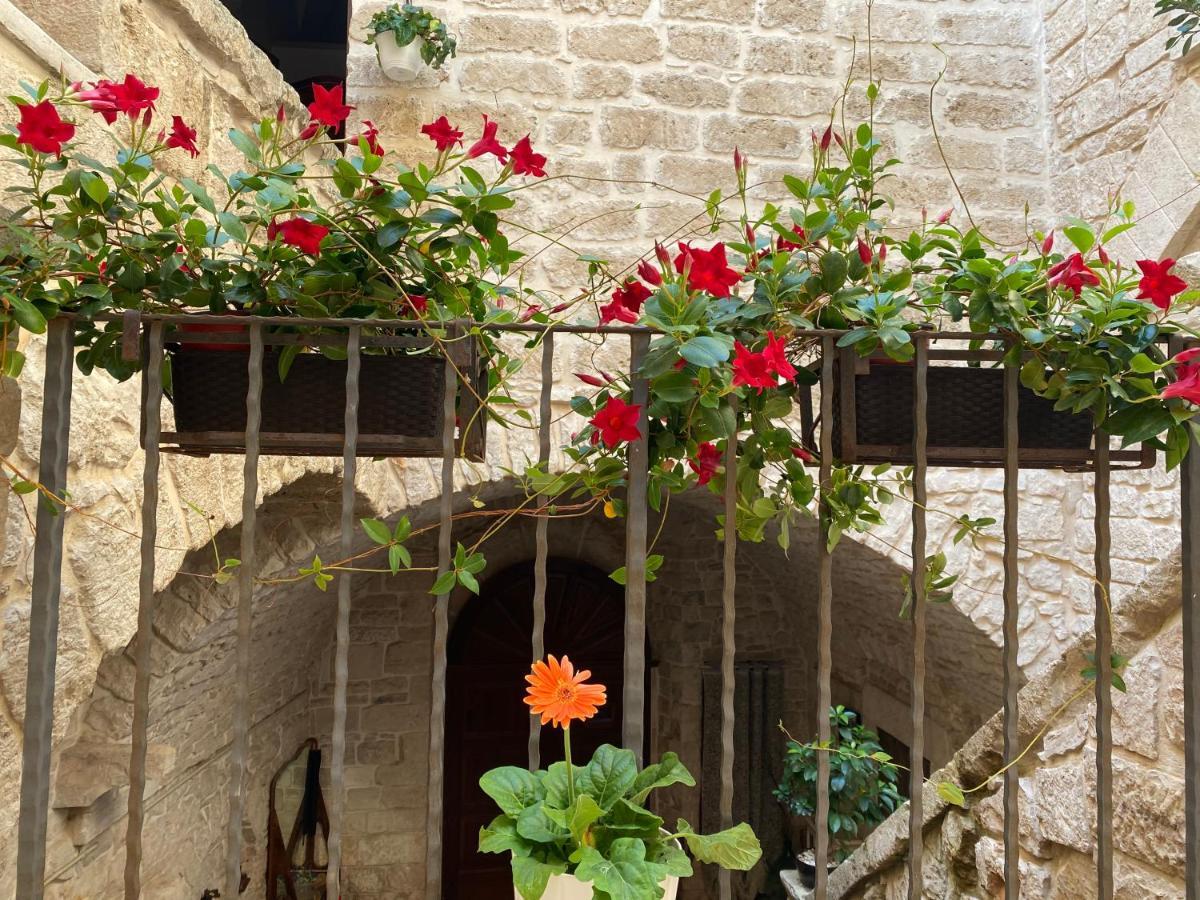 Palazzo Morola XIV Century Apartment Giovinazzo Bagian luar foto