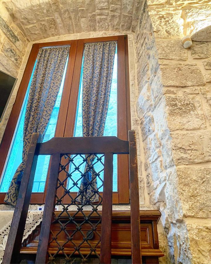 Palazzo Morola XIV Century Apartment Giovinazzo Bagian luar foto