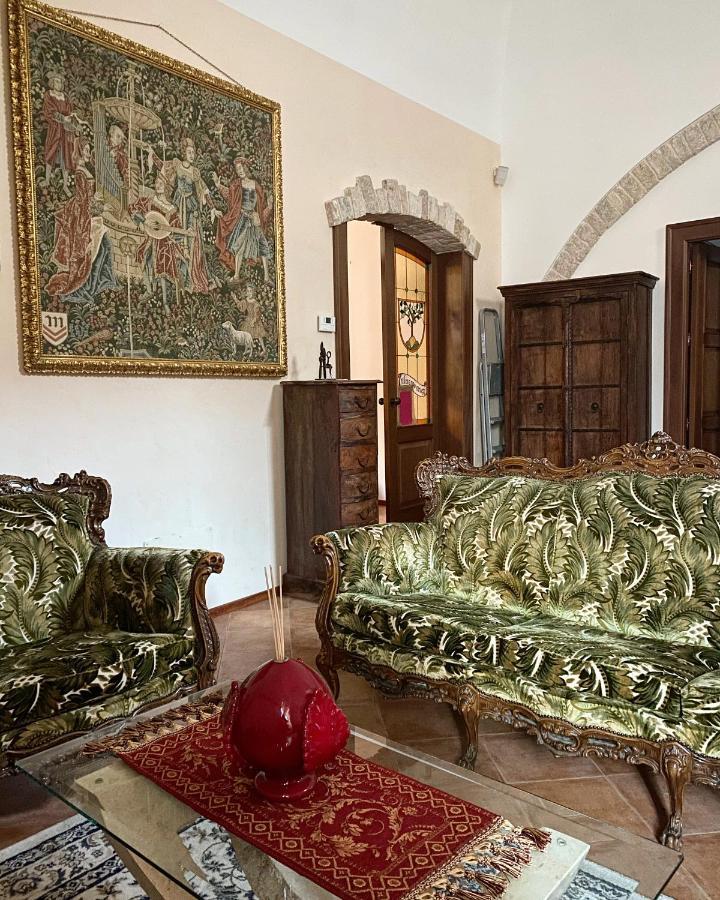 Palazzo Morola XIV Century Apartment Giovinazzo Bagian luar foto