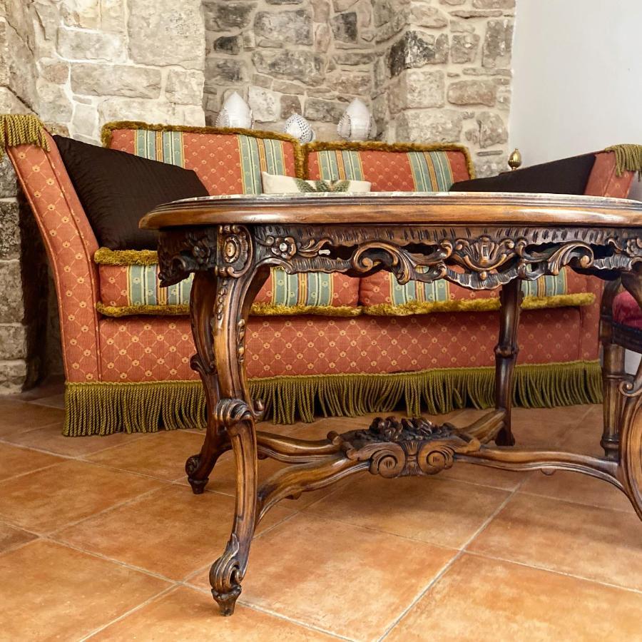 Palazzo Morola XIV Century Apartment Giovinazzo Bagian luar foto
