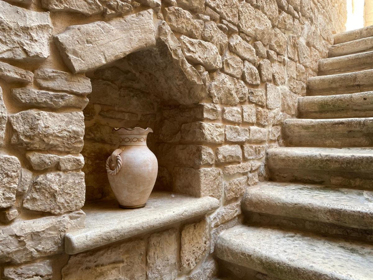 Palazzo Morola XIV Century Apartment Giovinazzo Bagian luar foto
