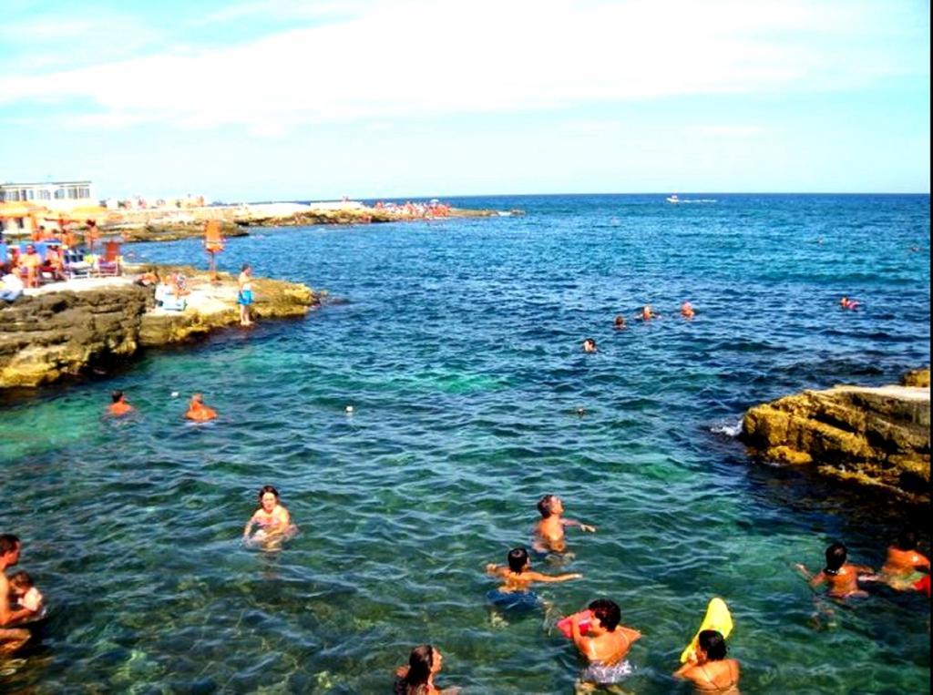 Palazzo Morola XIV Century Apartment Giovinazzo Bagian luar foto