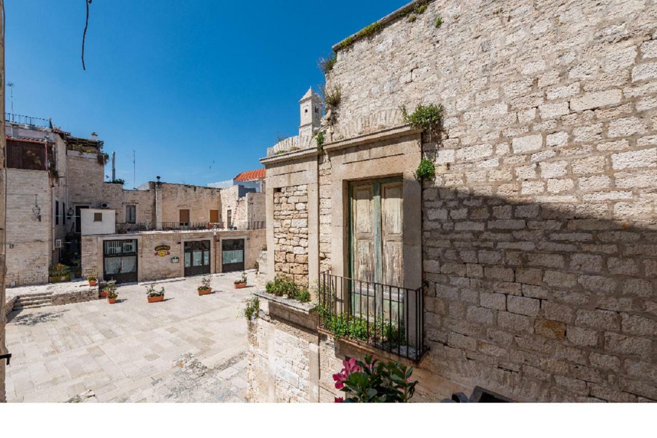 Palazzo Morola XIV Century Apartment Giovinazzo Bagian luar foto