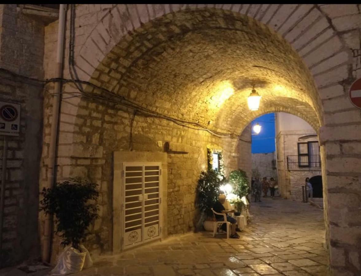 Palazzo Morola XIV Century Apartment Giovinazzo Bagian luar foto