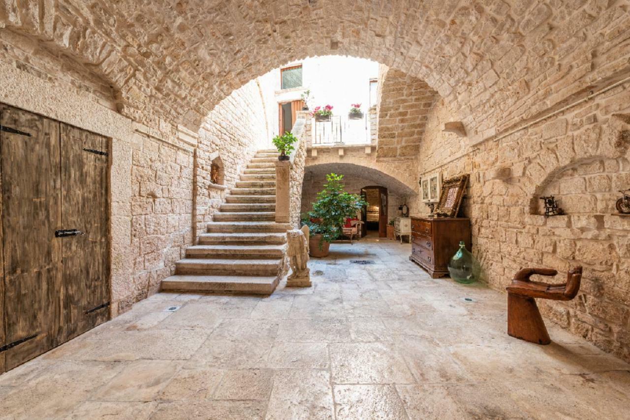 Palazzo Morola XIV Century Apartment Giovinazzo Bagian luar foto