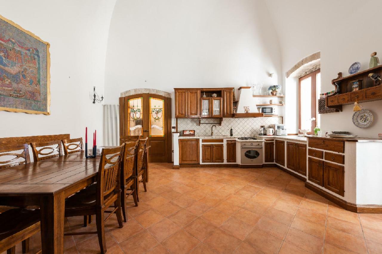 Palazzo Morola XIV Century Apartment Giovinazzo Bagian luar foto