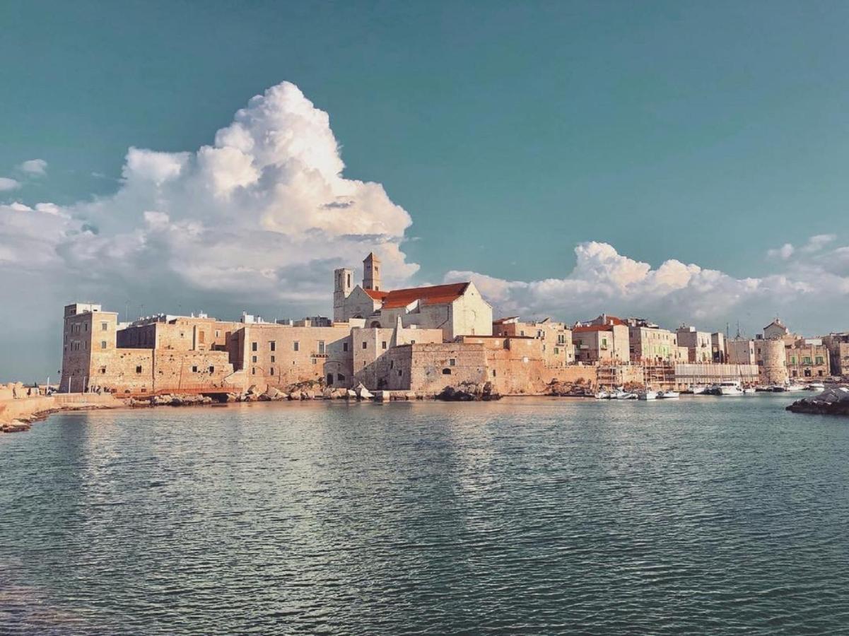 Palazzo Morola XIV Century Apartment Giovinazzo Bagian luar foto