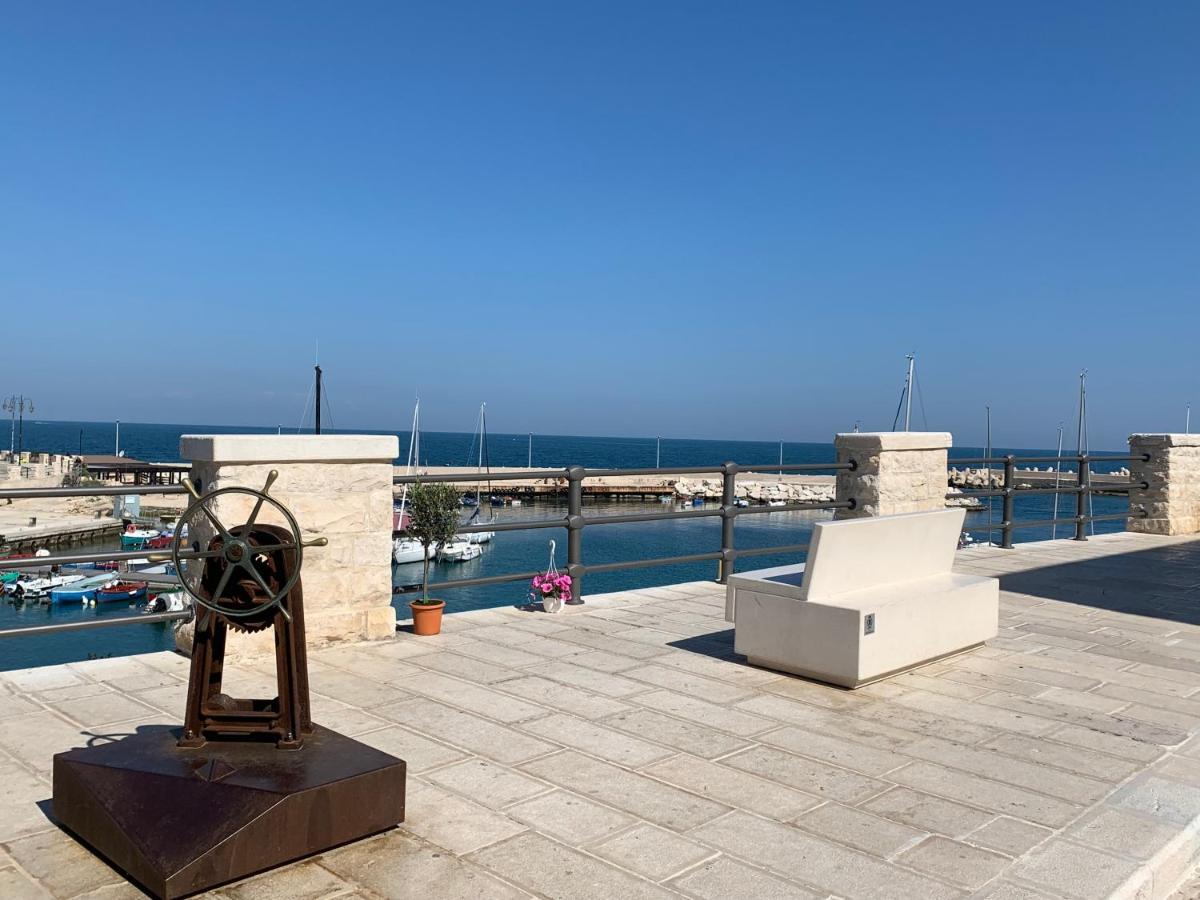 Palazzo Morola XIV Century Apartment Giovinazzo Bagian luar foto